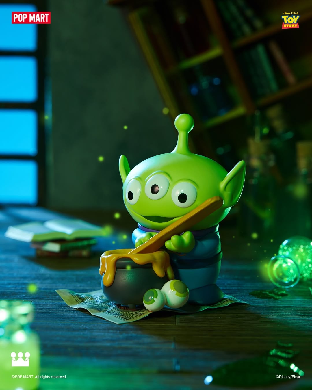 DISNEY/PIXAR Spooky Night Series Figures