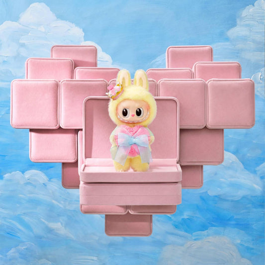 THE MONSTERS Let’s Checkmate Queen Figurine